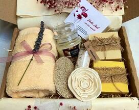 Lily Gift Box - Handmade Olive Oil Soap - Solid Shampoo