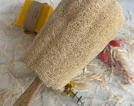 Luffa sponge with wooden handle